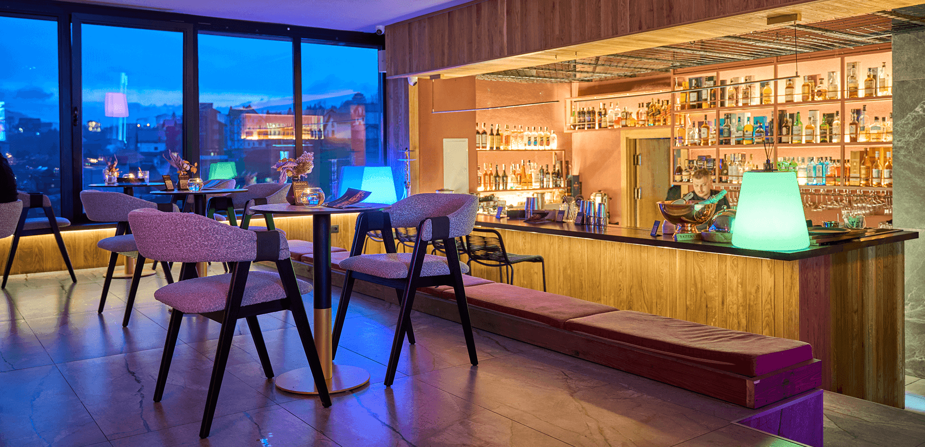 Бронюйте завжди зподарунком