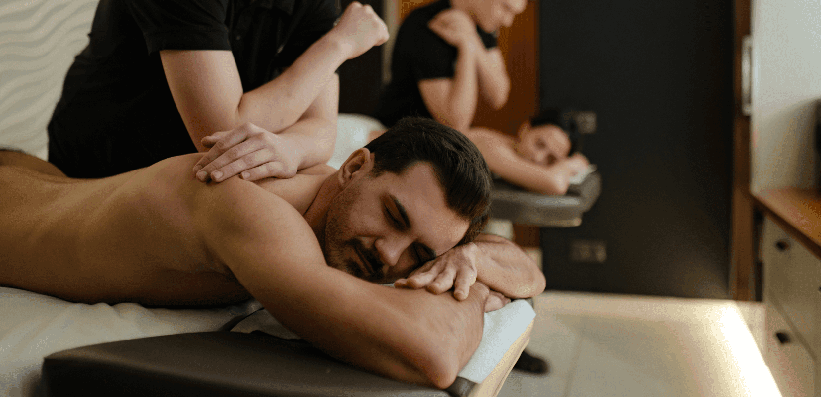 Бронюйте завжди зподарунком